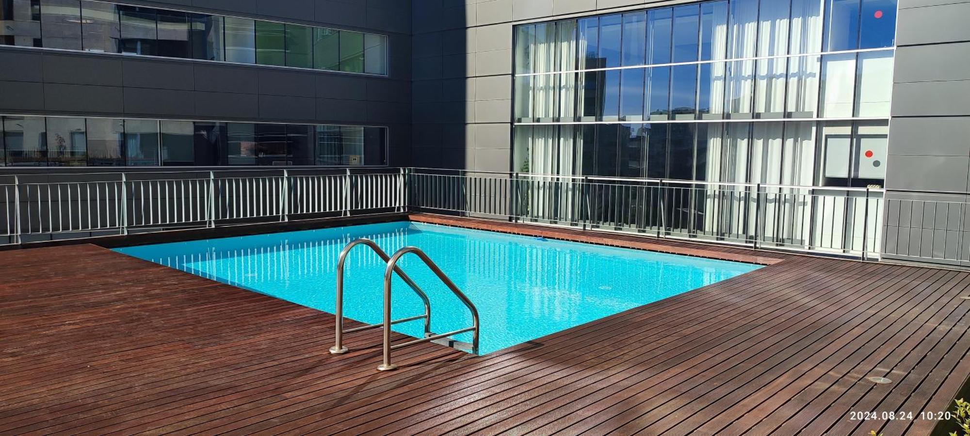 Nice Duplex Apartment With Free Pool And Garage Lisbon Luaran gambar